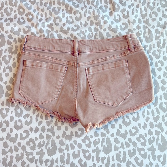 Pink shorts - Picture 3 of 3